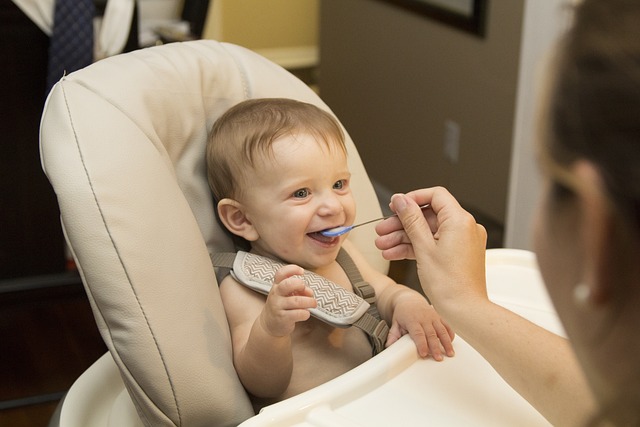 What Are The Signs That My Baby Is Ready For Solid Foods?